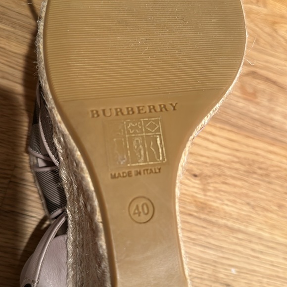 Burberry Italian sandals. Excellent condition - Picture 6 of 6